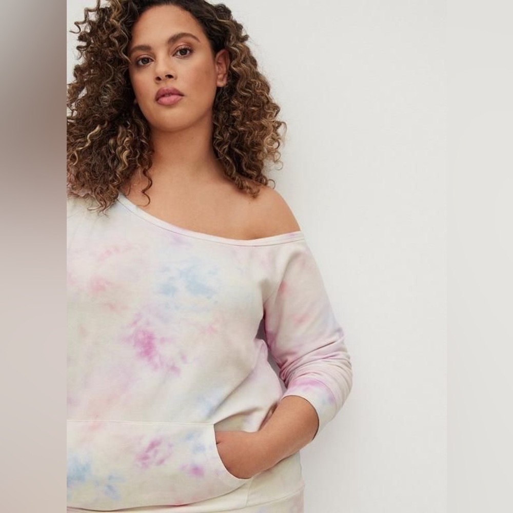 Torrid • Tie-Dye Everyday Fleece Off-Shoulder Long Sleeve Active Sweatshirt • 3X - Picture 3 of 11